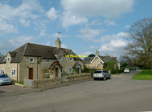 Photo 6"x4" Estate cottages on the green, Laxton Laxton\/SP9496 c2016