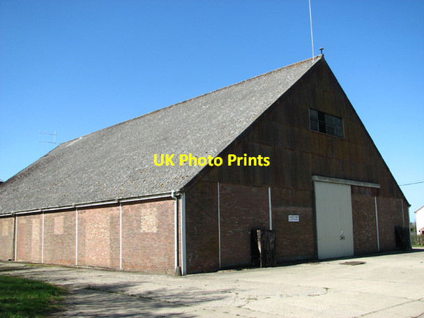 Photo 6"x4" Unusual farm shed Guestwick c2016