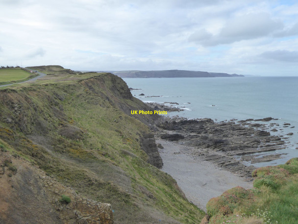 Photo 6"x4" Headland and rocks on the coast at Upton Bude\/SS2106 c2016