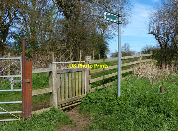 Photo 6"x4" Gate on the Nene Way Whittlesey c2016
