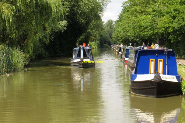 Photo 6"x4" Narrowboats on the Grand Union Canal in Linslade Leighton Buzzard c2014