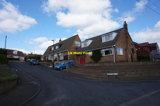 Photo 6"x4" Houses on Raper View, Aberford Aberford c2016