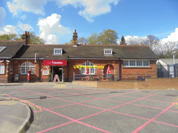 Photo 6"x4" Coffee at the station Farnborough\/SU8754 c2016