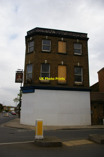 Photo 6"x4" Penge: the Alexandra pub, boarded up Penge c2016