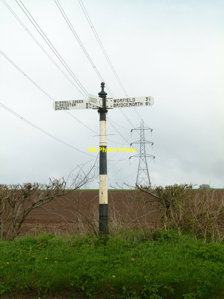 Photo 6"x4" Fingerpost near Burnhill Green Burnhill Green c2016