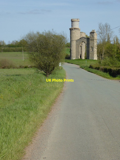 Photo 6"x4" Road approaching Dunstall Castle Dunstall Common c2016