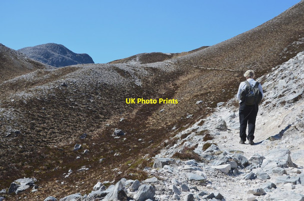Photo 6"x4" Approaching the Bealach a' Choire Ghairbh Meall nan Ceapairean c2016