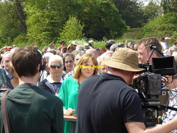 Photo 6"x4" The BBC Antiques Roadshow at Tewkesbury Abbey #16 Tewkesbury c2016
