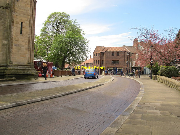 Photo 6"x4" Minster Road, Ripon with central reservation Ripon c2016