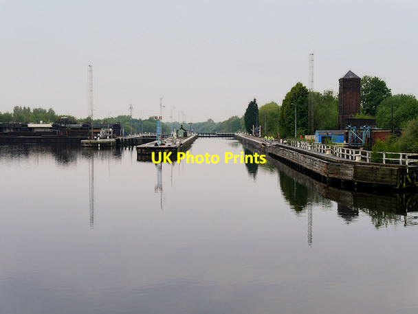 Photo 6"x4" Barton Locks, Manchester Ship Canal Urmston c2016