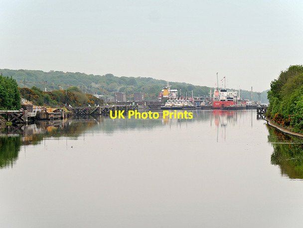 Photo 6"x4" Manchester Ship Canal approaching Eastham Locks Eastham Ferry c2016