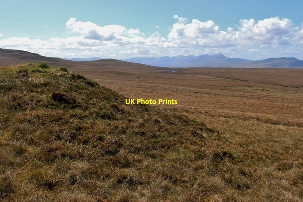 Photo 6"x4" A mound on the moor west of Ben Hutig Allt Clais Eirigill c2016