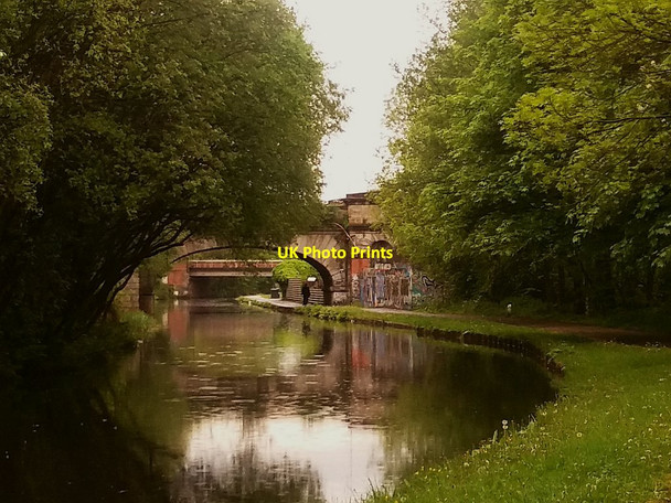 Photo 6"x4" Rainy day on the canal Burley\/SE2734 c2016