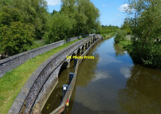 Photo 6"x4" Aynho Weir footbridge Walton Grounds c2015
