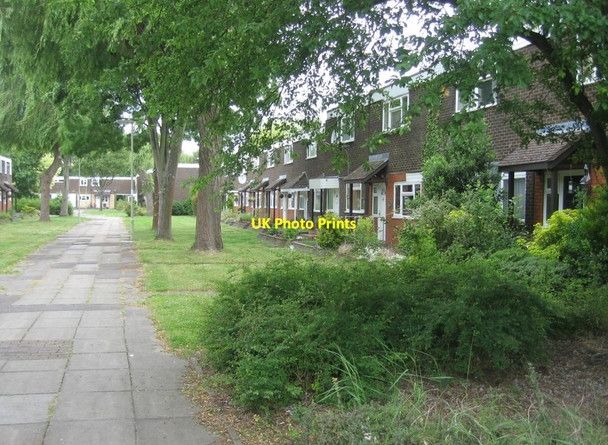 Photo 6"x4" Houses off Giffard Drive Farnborough\/SU8754 c2015