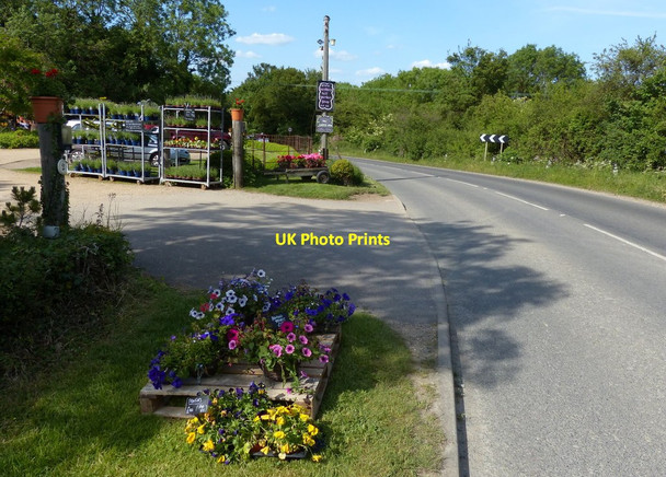 Photo 6"x4" Entrance to Bunkers Hill Garden Shop Bunkers Hill\/SP4717 c2015