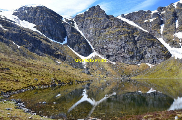 Photo 6"x4" Lochan a' Choire, Creag Meagaidh Lochan a' Choire\/NN4388 c2015