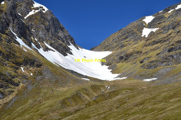 Photo 6"x4" The Window, Coire Ardair Lochan a' Choire\/NN4388 c2015