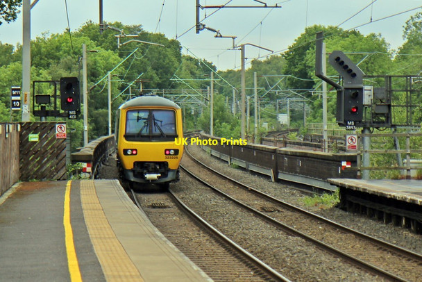 Photo 6"x4" Northern Rail Class 323, 323225, Wilmslow railway station Wilmslow c2015