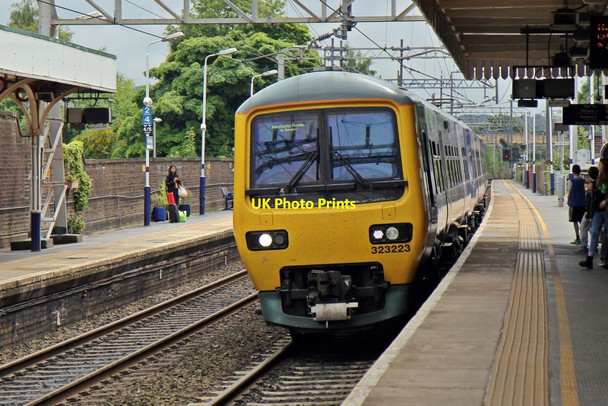 Photo 6"x4" Northern Rail Class 323, 323223, platform 3, Wilmslow railway station Wilmslow c2015 P1