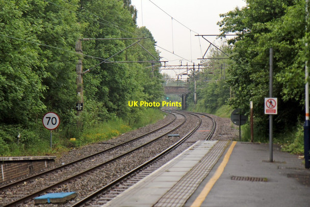 Photo 6"x4" End of platform, Kidsgrove railway station Kidsgrove c2015