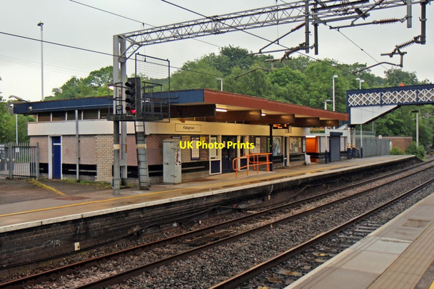 Photo 6"x4" Station building, Kidsgrove railway station Kidsgrove c2015 P1