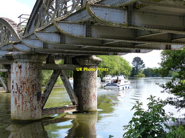 Photo 6"x4" Kennington Railway Bridge across the River Thames Kennington\/SP5202 c2015
