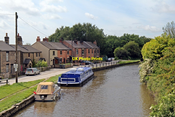 Photo 6"x4" Canal boats, Leeds and Liverpool Canal, Appley Bridge Appley Bridge c2015