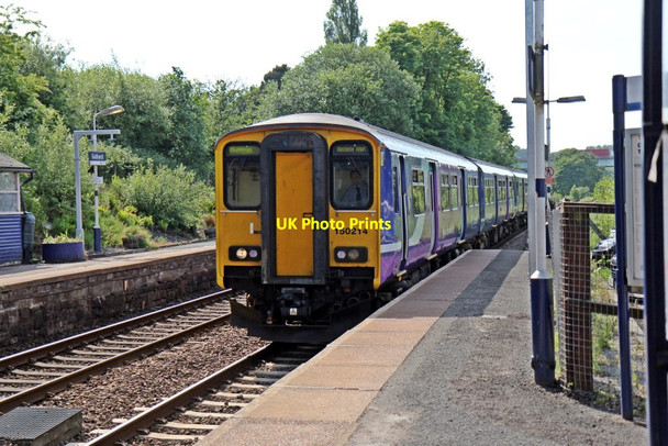 Photo 6"x4" Northern Rail Class 150, 150214, Gathurst railway station Gathurst c2015