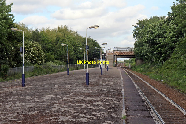 Photo 6"x4" Ince railway station Ince in Makerfield c2015