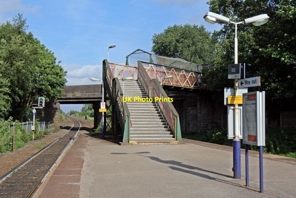 Photo 6"x4" Platform, Ince railway station Ince in Makerfield c2015