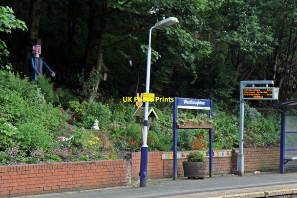 Photo 6"x4" Garden, Westhoughton railway station Westhoughton c2015
