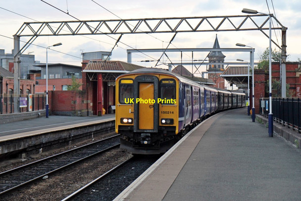 Photo 6"x4" Northern Rail Class 150, 150214, Deansgate railway station Manchester c2015