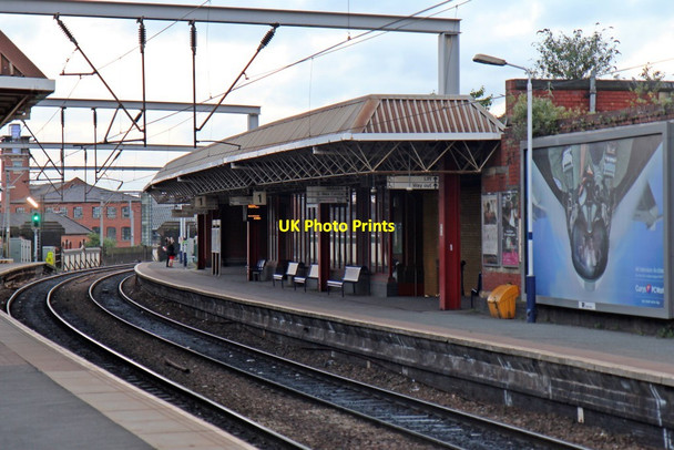 Photo 6"x4" Platform 1, Deansgate railway station Manchester c2015