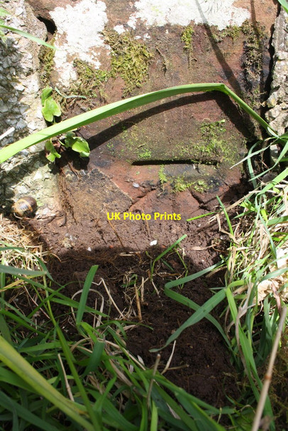 Photo 6"x4" Benchmark on the 'Old School' Broom\/NY6623 c2015