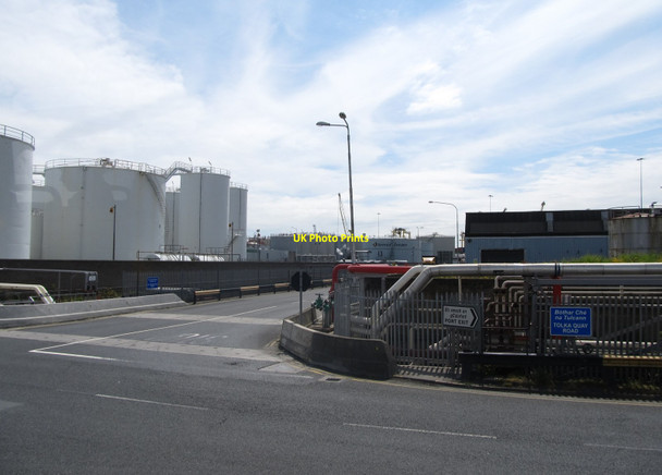 Photo 6"x4" Tank farm on 2 Branch North, Dublin Port Irishtown\/O1833 c2015