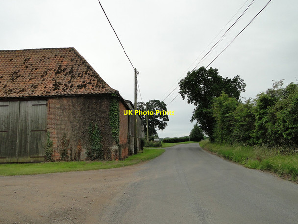 Photo 6"x4" Farm buildings at Church Farm, Mautby Mautby c2015