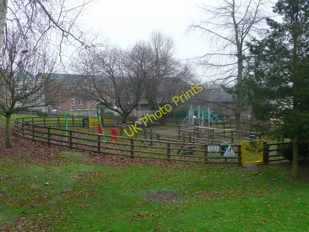 Photo 6"x4" Play area, off Kent Avenue, Ross-on-Wye Ross-on-Wye c2009