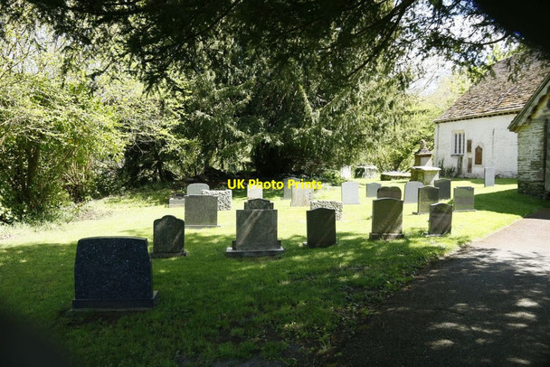 Photo 6"x4" Churchyard at St Cewydd, Aberedw Aberedw c2015