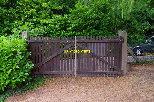Photo 6"x4" Gates to The Heriotts for disabled anglers from Heriotts Pool, Droitwich Lido, Droitwich Spa, Worcs Droitwich c2015