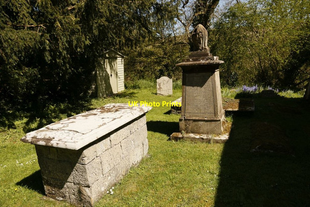 Photo 6"x4" Part of the Churchyard Aberedw c2015