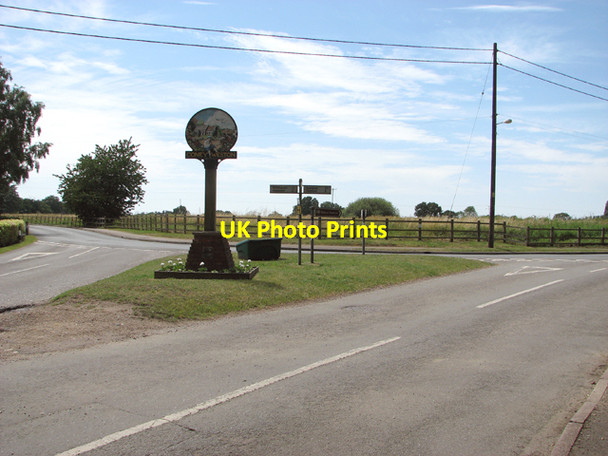 Photo 6"x4" Coney Weston village sign Coney Weston c2015