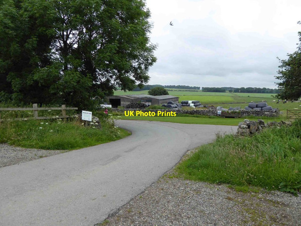 Photo 6"x4" Brundcliffe diary farm entrance from the High Peak Trail Newhaven\/SK1660 c2015