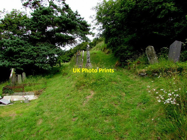 Photo 6"x4" Hillside graveyard, St Ishmael Broadlay c2015