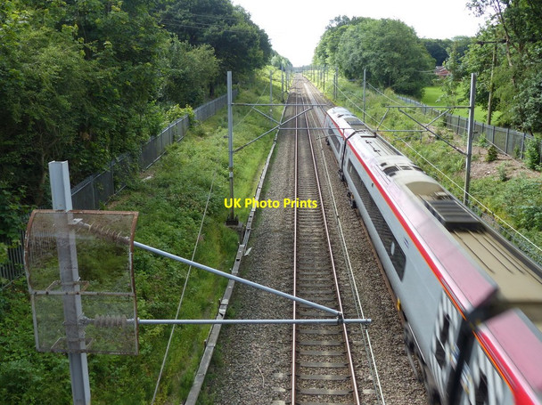 Photo 6"x4" Train on the West Coast Main Line Hem Heath c2015