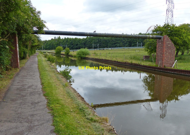 Photo 6"x4" Pipebridge crossing the Trent & Mersey Canal in Trentham Hem Heath c2015