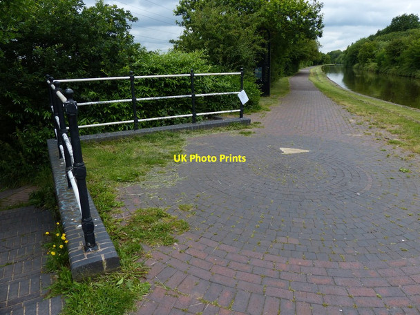 Photo 6"x4" Towpath along the Trent & Mersey Canal Blurton c2015