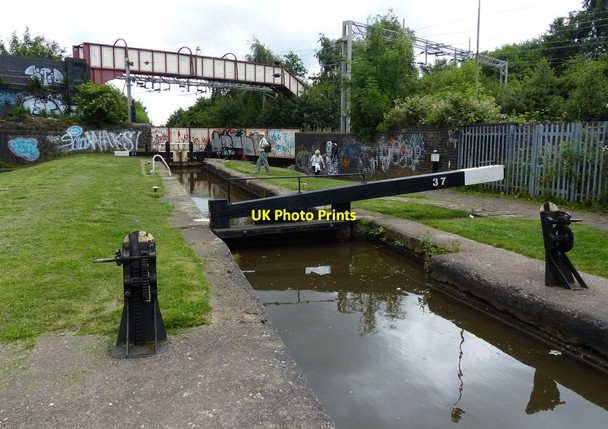 Photo 6"x4" Stoke Lock No 37 on the Trent & Mersey Canal Stoke-on-Trent c2015