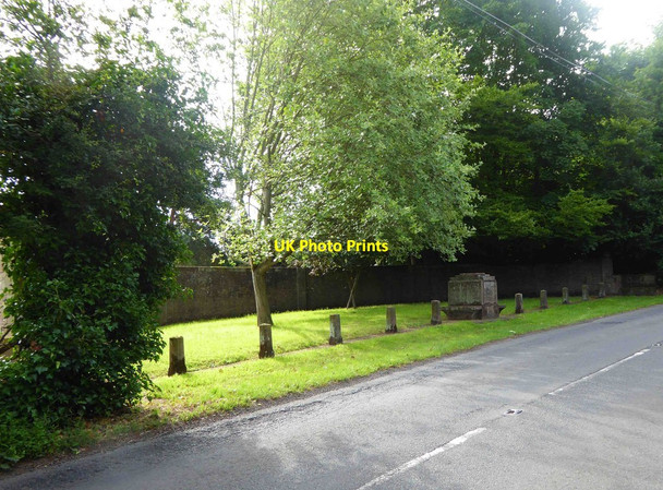 Photo 6"x4" Stanley Baldwin Memorial (1), near The Burf, Worcs Astley Cross c2015