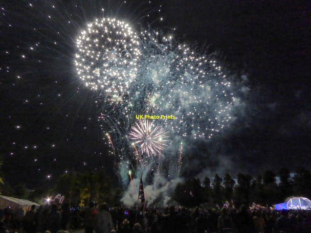 Photo 6"x4" Fireworks, Battle Proms 2015, Hatfield Park, Hertfordshire Hatfield\/TL2207 c2015 P1